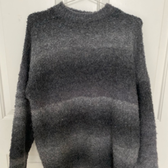 COZY OVERSIZED GRAY SWEATER - Picture 2 of 3